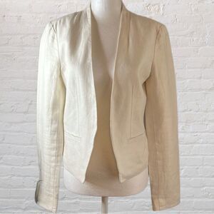 ANN Taylor white open front blazer. Slightly cropped. Size 2. Subtle pattern.